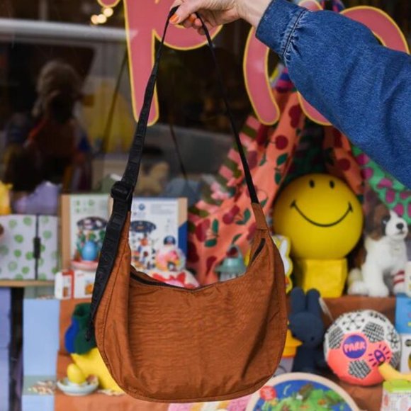 NWT Baggu Crescent Bag Medium - Brown - Picture 6 of 14